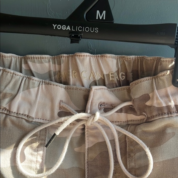 American Eagle Camo Pants - Picture 3 of 5